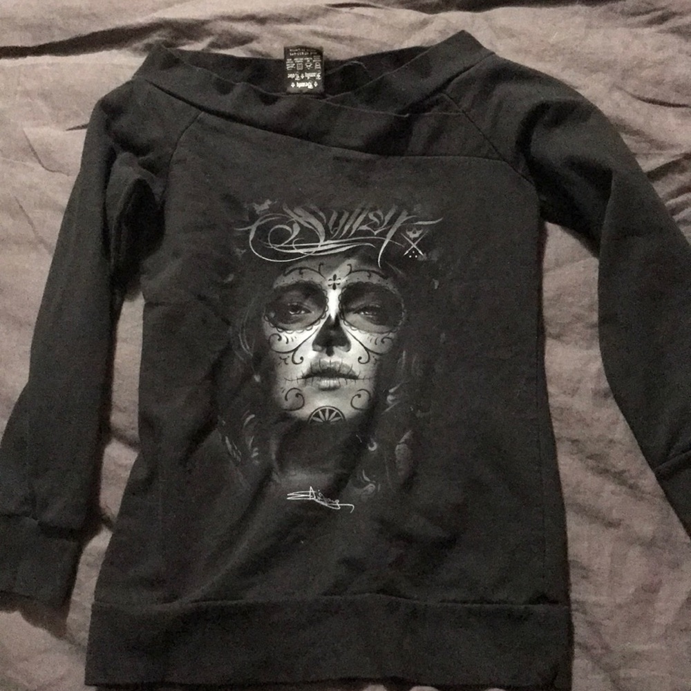 Sullen sweater